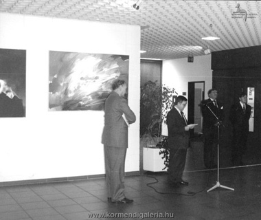 dr. Hargittai József főkonzul megnyitja a kiállítást