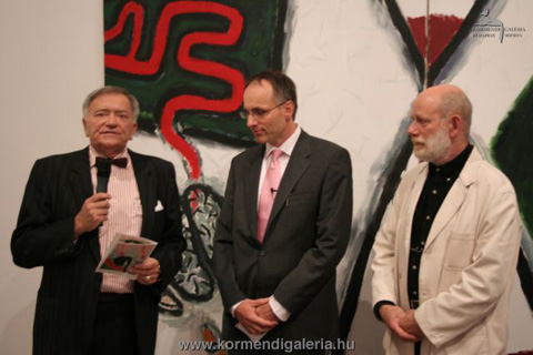 Csák Máté, Préda János közgazdász, valamint Szabados Árpád festőművész a kiállítás megnyitóján