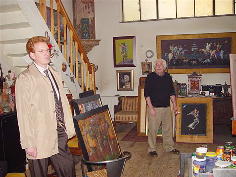 Dienes Gábor műtermében – A művész és Csák Ferenc