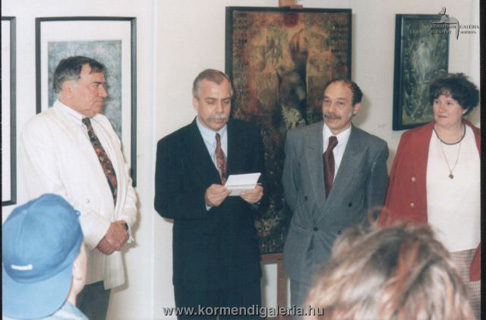 A kiállítás megnyitója, Csák Máte, Feledi Balázs művészeti író a művész és Körmendi Anna